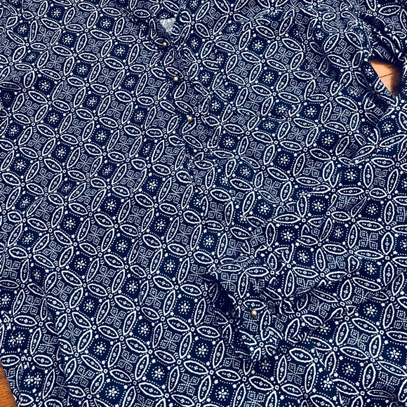 SOLD Anthropolgie (Love Tree Happens) Med Blouse - Picture 8 of 8